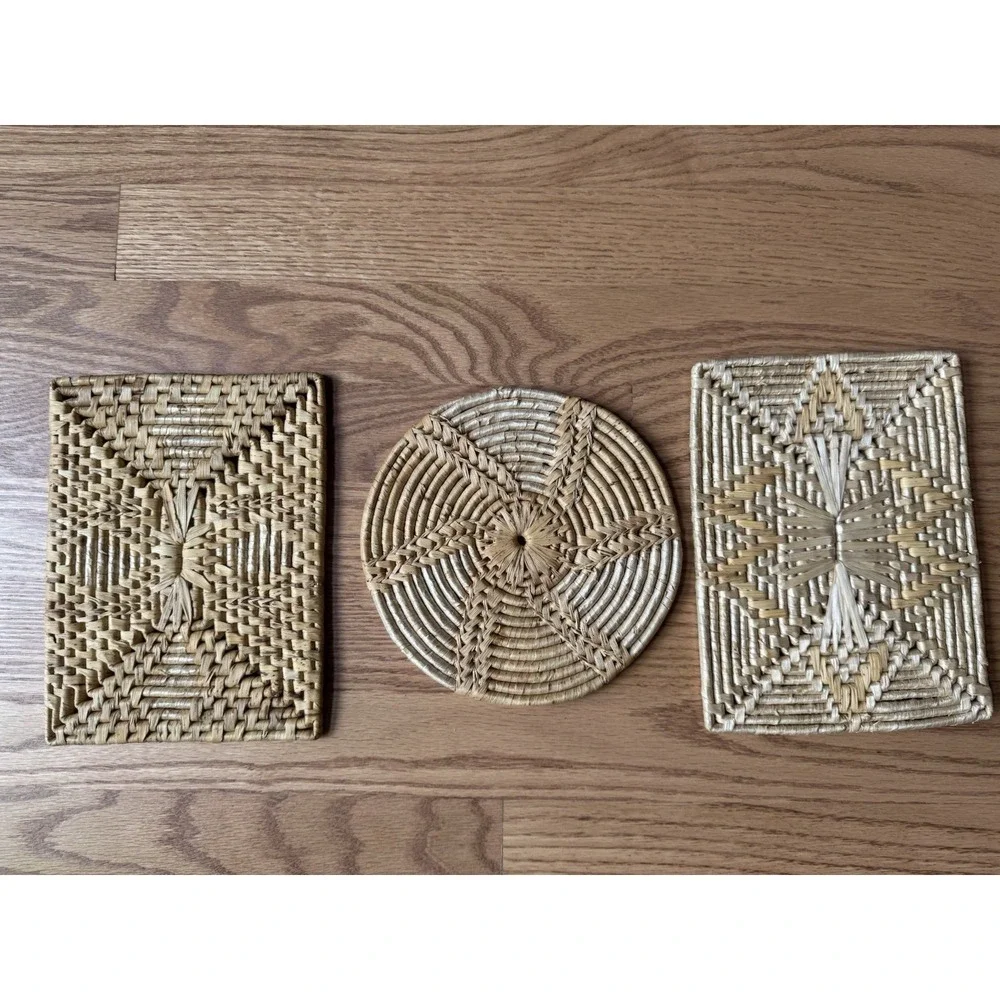 Vtg 70s Woven Corn Husk Trivet Set of 3 Sunburst Boho Wall Decor Neutral Hot Pad